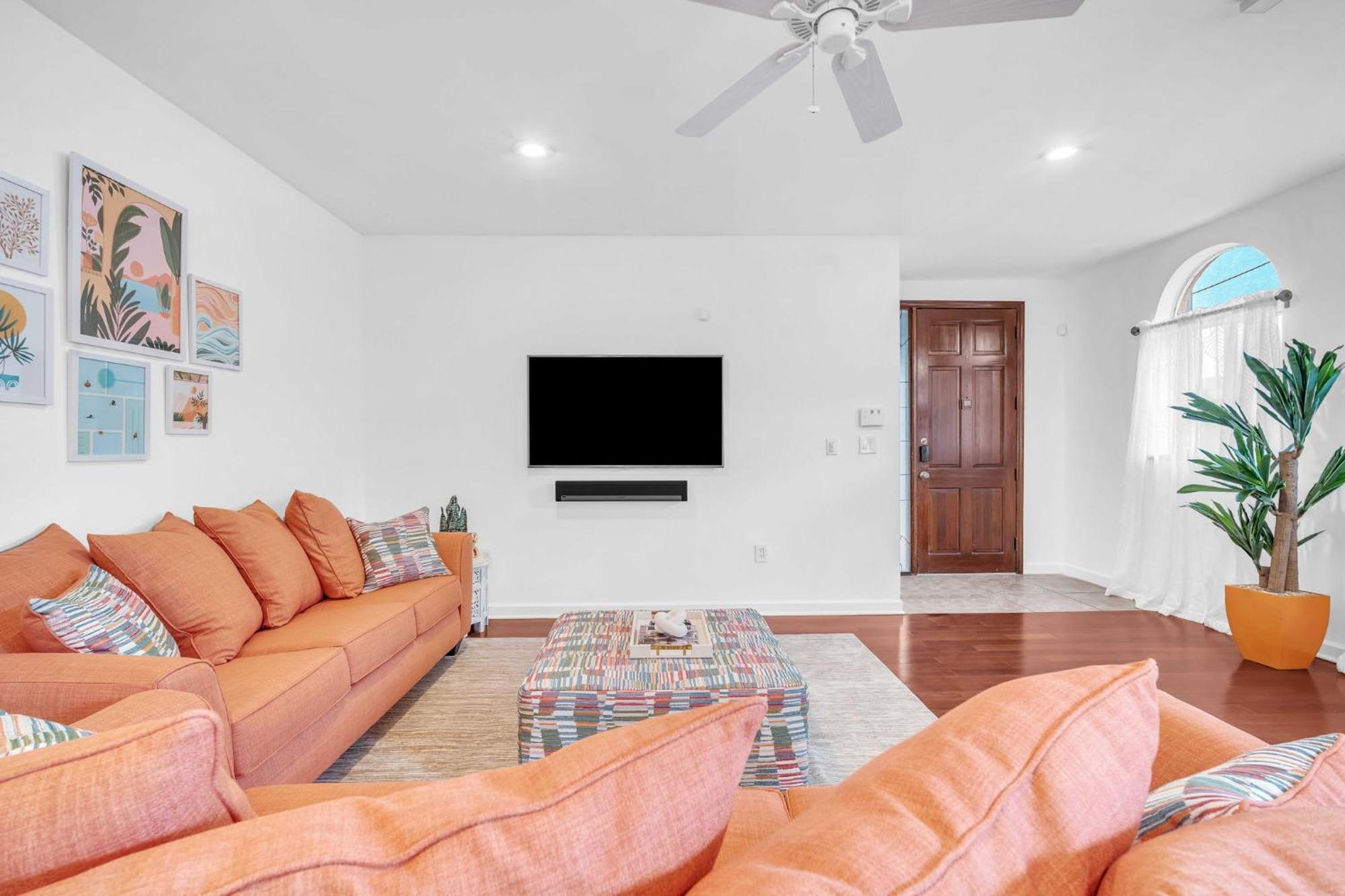 Center Grove - Lush & Spacious & New - 3 Bedrooms * Miami